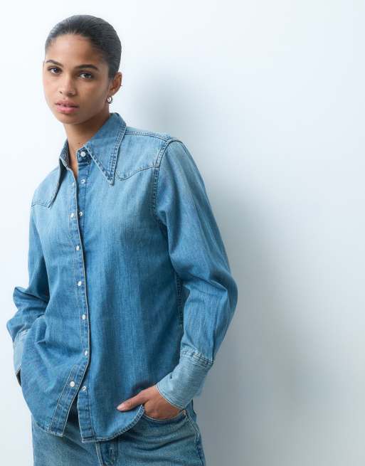 Wrangler chemise à col dramatique en denim bleu clair, 3 de 4