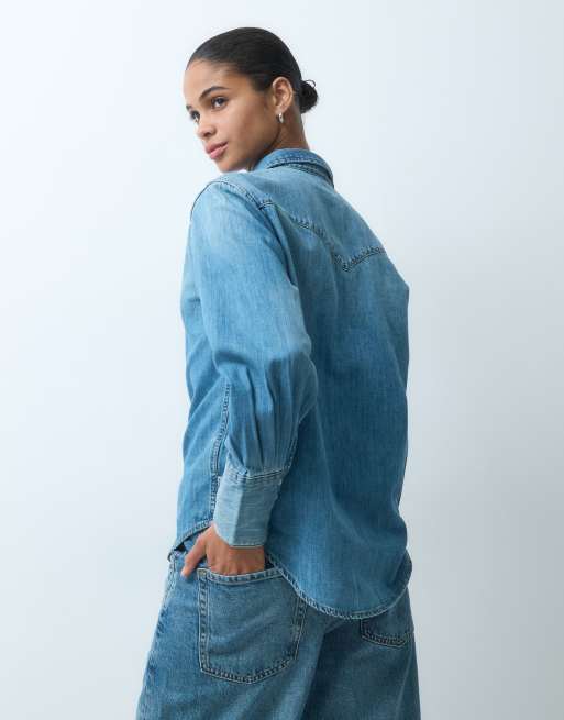Wrangler chemise à col dramatique en denim bleu clair, 4 de 4