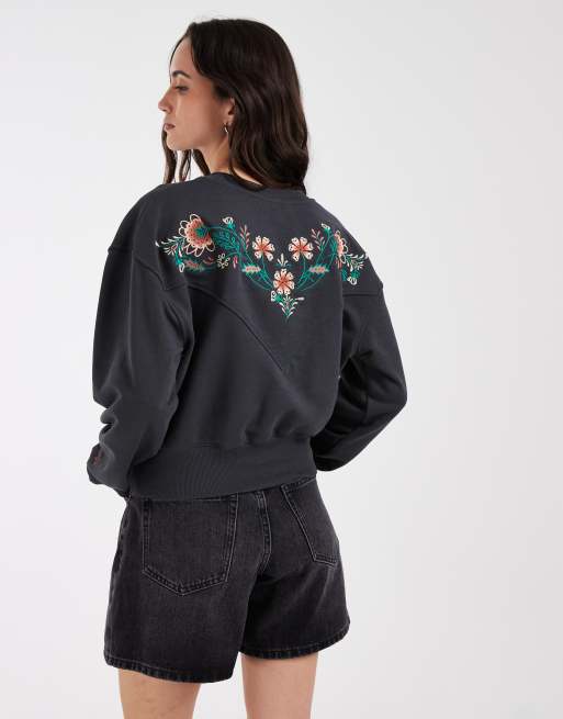 Wrangler embroidered sweater in black, 4 of 4