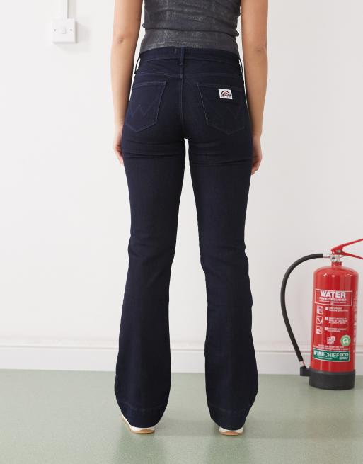 Wrangler flared jean with front pockets in dark blue, 3 of 5