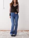 [Wrangler] Wrangler flared jeans with front pockets and seams in dark blue vintage wash W27 L32 Solid Blue