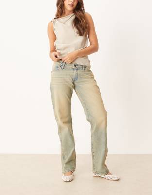 Wrangler - Gerade geschnittene Jeans im Cowboy-Stil in mittelblauer Waschung mit niedrigem Bund
