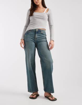 Wrangler - Gerade geschnittene Jeans in Vintage-Waschung mit mittelhohem Bund und lockerer Passform-Blau