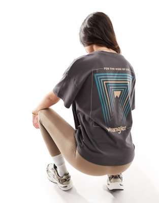 Wrangler - Girlfriend-T-Shirt in Schwarz mit Rückenprint