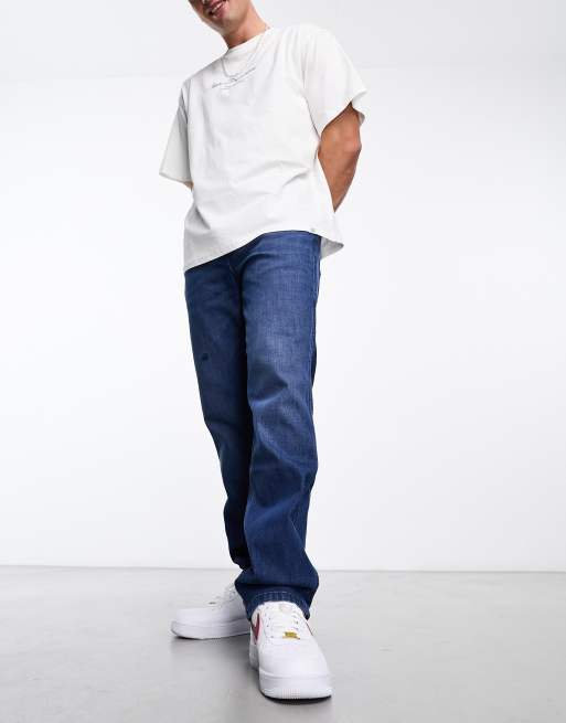 Wrangler – Greensboro – Gerade geschnittene Jeans in Mittelblau