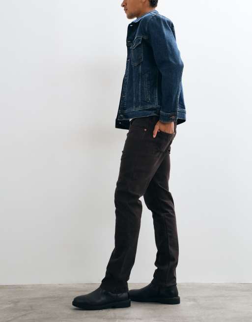 Wrangler Greensboro Jeans mit geradem Bein in Braun, 2 von 5
