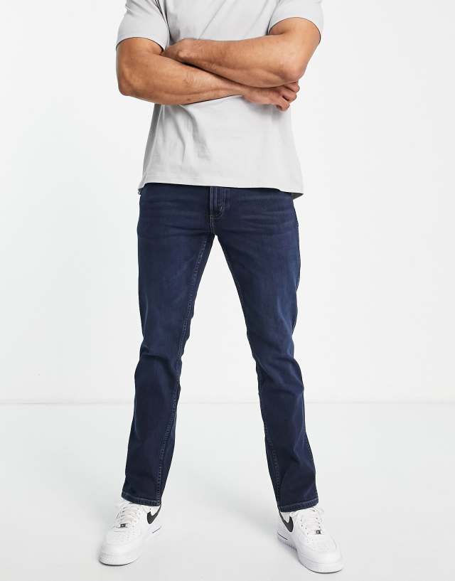 Wrangler Greensboro straight jeans in blue