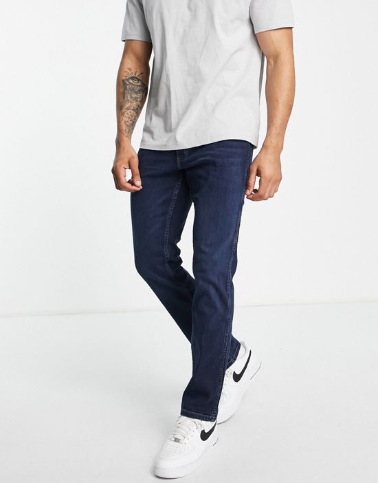 https://images.asos-media.com/products/wrangler-greensboro-straight-jeans-in-blue/201262327-2?$n_550w$&wid=550&fit=constrain