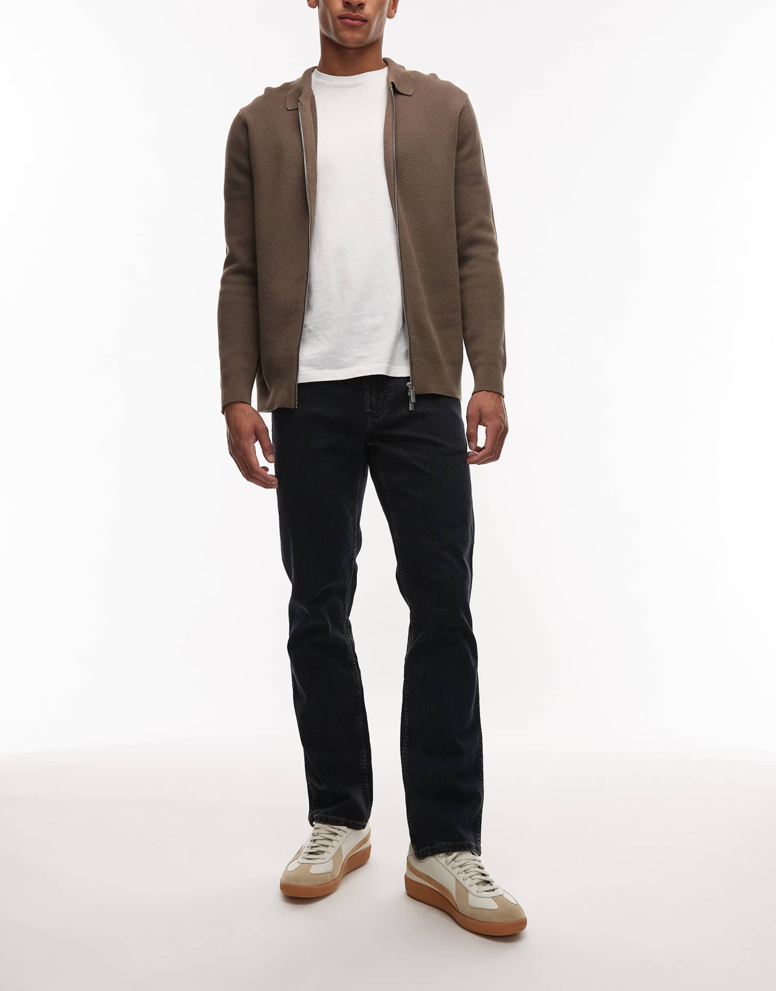 Прямые джинсы Wrangler Greensboro цвета индиго