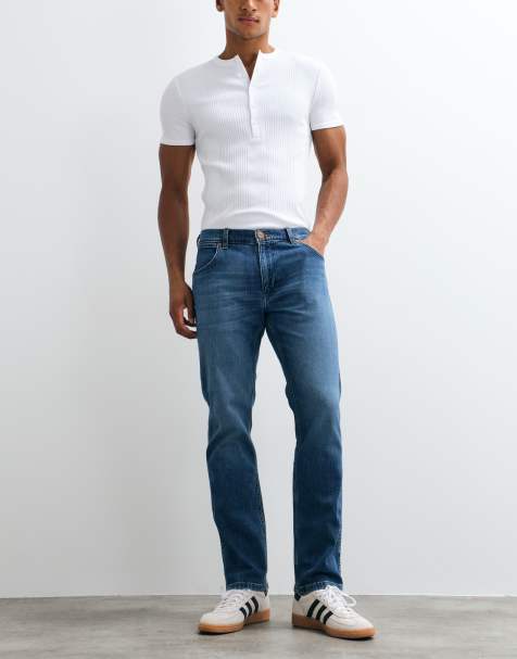Wrangler Greensboro Straight-Leg-Jeans aus Denim in Mittelblau - view 1