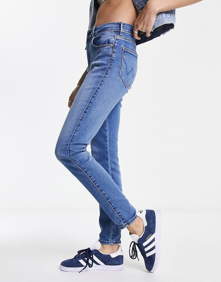 Wrangler high rise skinny jean in light blue