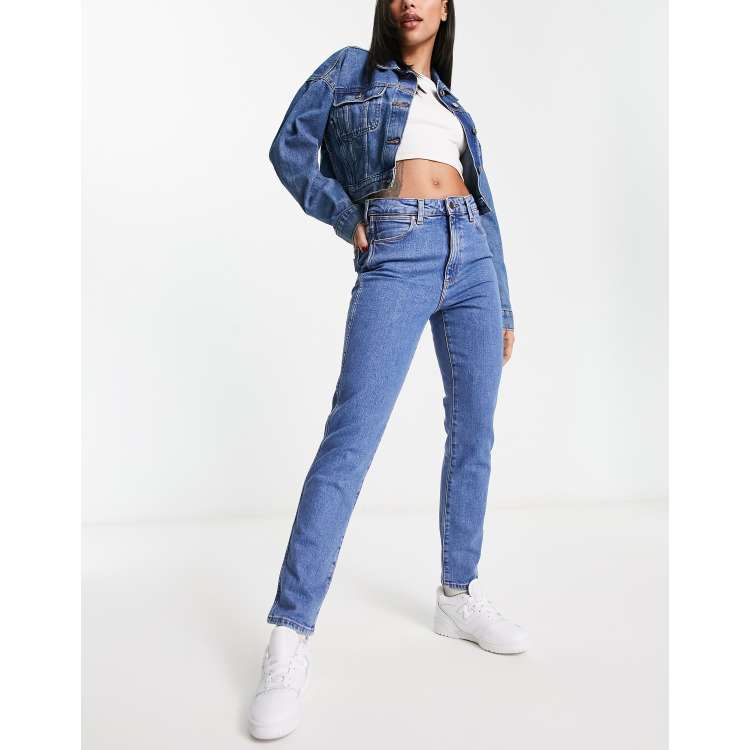 Wrangler high rise skinny jean in midwash blue