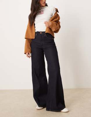 Wrangler - Indigoblå jeans med høj talje og vide ben - view 1