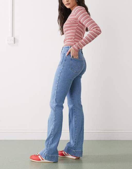 Wrangler - Jeans a zampa color blu acceso con tasche sul davanti, 3 di 5