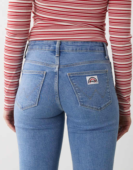 Wrangler - Jeans a zampa color blu acceso con tasche sul davanti, 4 di 5