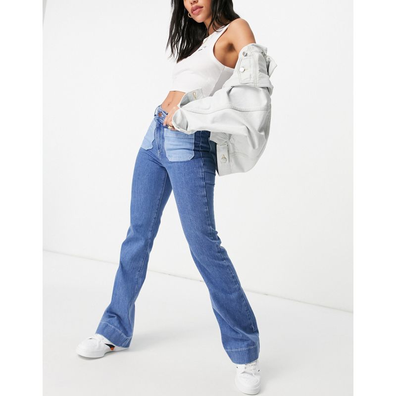 Jeans xatxf Wrangler - Jeans a zampa con tasche stile toppa, colore blu