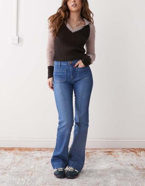 Wrangler - Jeans med svaj, forlommer og sømdetaljer foran i mørkeblå vintage-vask - view 1