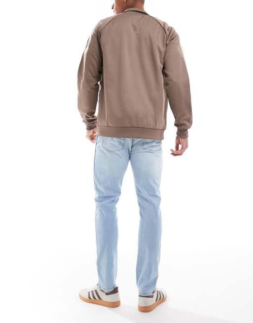 Wrangler – Larston – Avsmalnande, smala jeans med ljusblå tvätt, 2 av 5