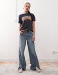 [Wrangler] Wrangler lightweight loose fit jeans with front split detailing in blue vintage wash W28 L30 Vintage wash