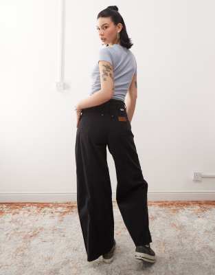 WRANGLER LIGHTWEIGHT WIDE LEG COWBOY FIT JEAN