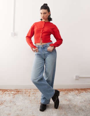 Wrangler - Lockere, gerade geschnittene Mom-Jeans in Hellblau