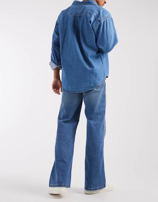 Wrangler loose boot fit jeans in mid wash, 2 of 5