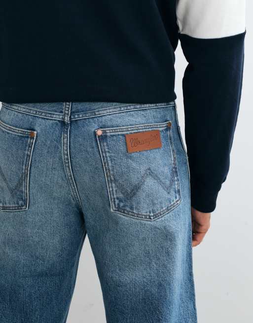 Wrangler loose straight denim jeans in mid wash , 5 of 5