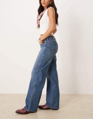 Wrangler Loose Straight Fit Jeans In Blue