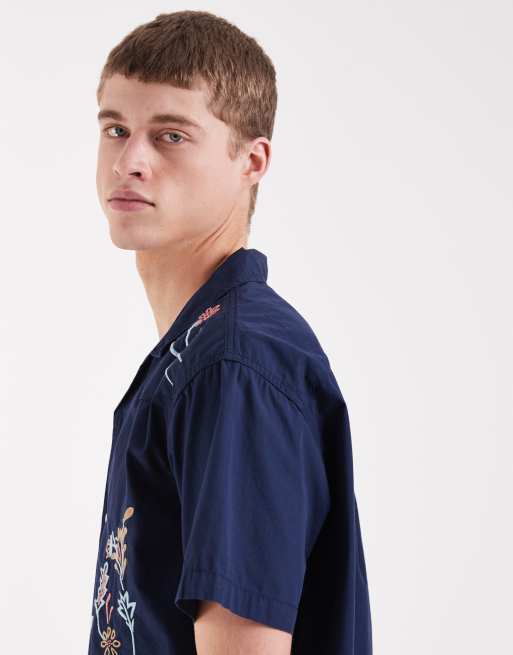 Wrangler – Marinblå, blommig skjorta med korta ärmar, 4 av 5