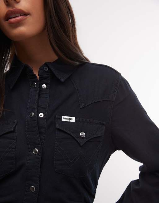 Wrangler maxiklänning i denim med markerad midja i svart, 4 av 4