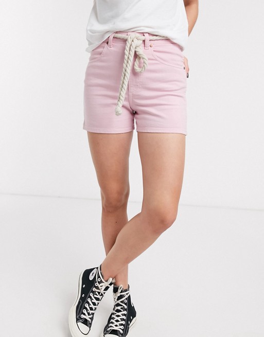 Wrangler mom short with badge detail in pink
