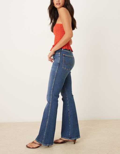 Wrangler montana flare jeans in washed dark blue, 2 of 5