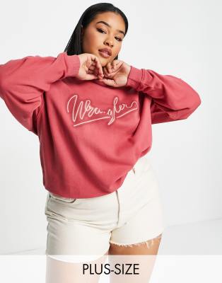 Wrangler Plus – Sweatshirt in Beere mit Rundhalsausschnitt