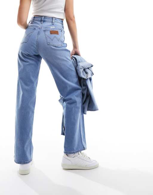 Wrangler relaxed mom jeans in light blue