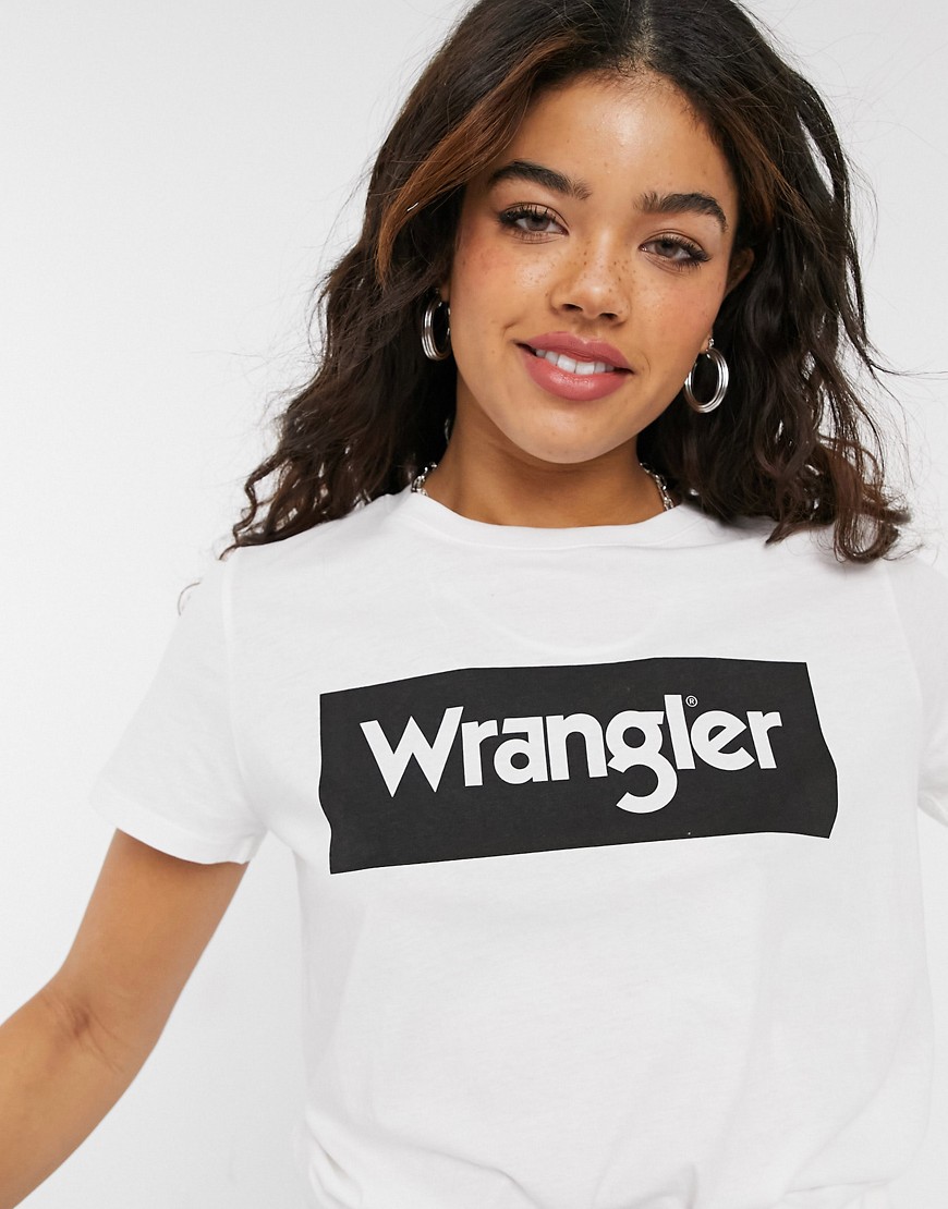 Wrangler relaxed t-shirt with chest logo in off white