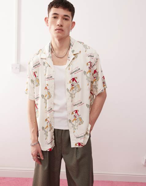 Wrangler Resort short sleeve relaxed rodeo print twill shirt in off white