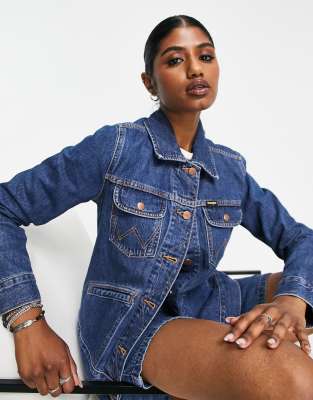 Wrangler retro denim jacket in river stone mid blue wash