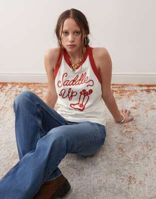 Wrangler - Ringer-Trägertop in Vintage-Weiß und Rot mit Cowboy-Print