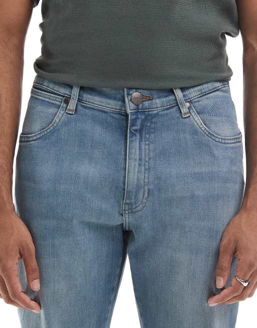 Wrangler – River – Zwężane jasnoniebieskie jeansy o regularnym kroju, 4 z 5
