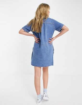 Robes casual Wrangler - Robe chemise en jean à manches courtes - Bleu