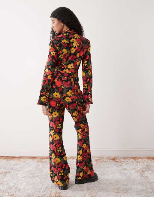 Wrangler – Röd och gulblommig jumpsuit i denim och retrostil, 2 av 4