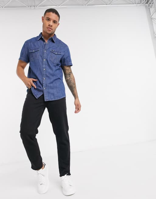 Wrangler short sleeve denim shirt in dark blue wash