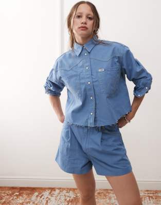 Wrangler - Shorts in Bonbonblau mit Bundfalten, Kombiteil