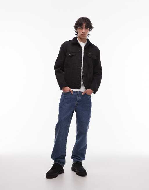 Wrangler - Sort klassisk denimjakke med detaljer i imiteret lammeskind, 2 af 5