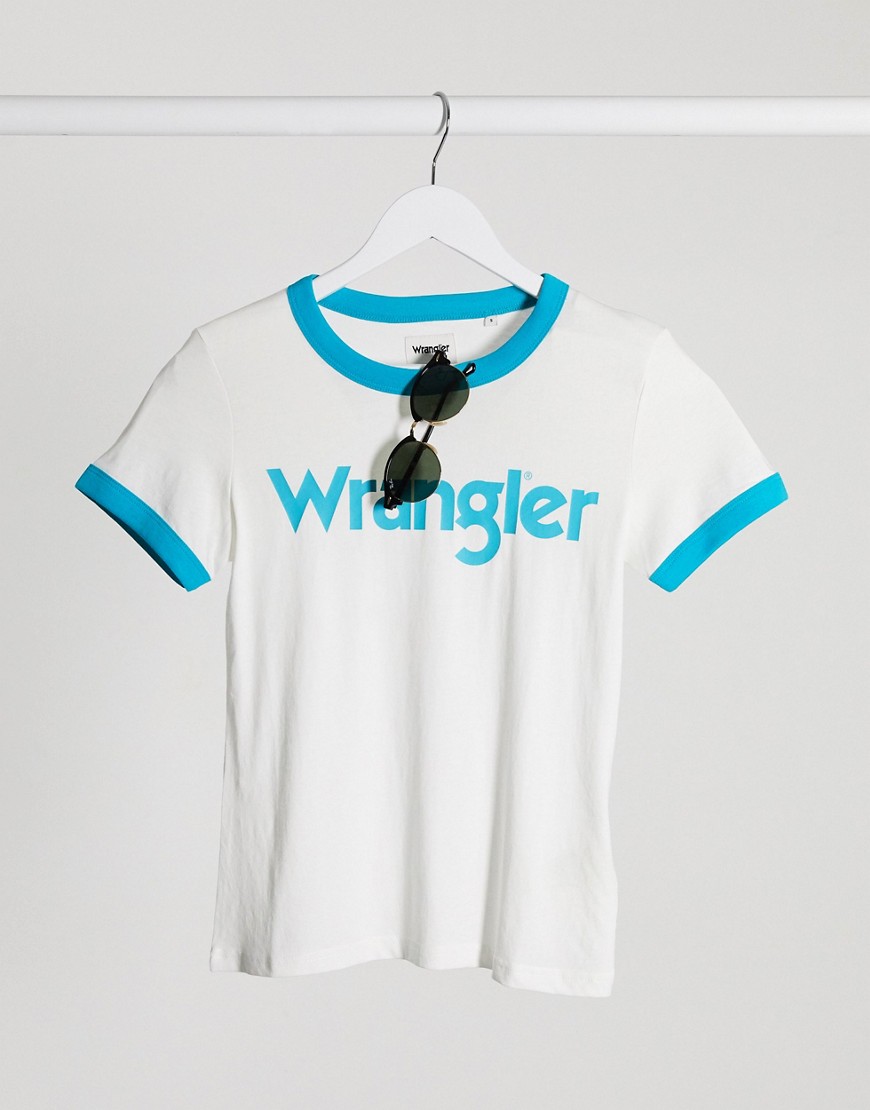 Wrangler – SS – Naturvit t-shirt med kontrasterande halsringning