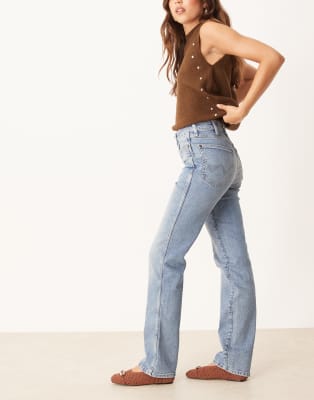 Wrangler Straight Fit Jeans In Blue