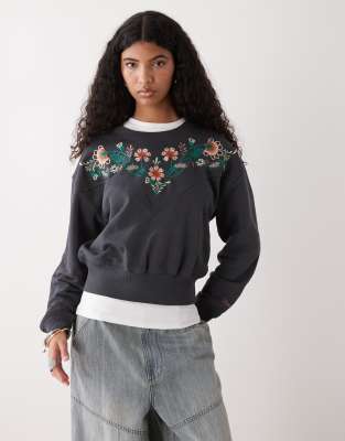 Wrangler - Sweatshirt in Schwarz mit Stickerei