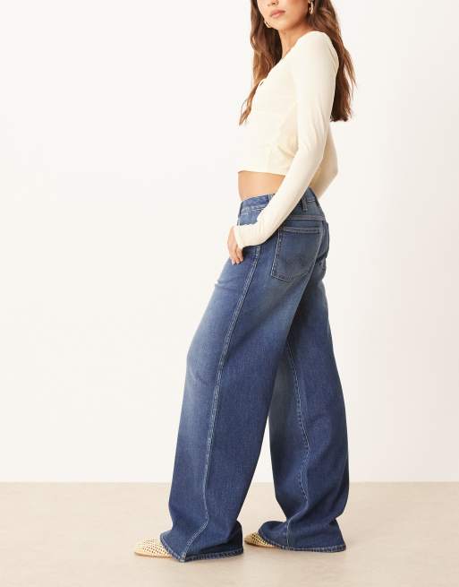 Wrangler wide leg jeans in midwash blue