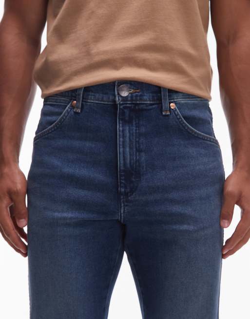 Wrangler Wrancher slim bootcut fit jeans in midwash blue, 4 of 5