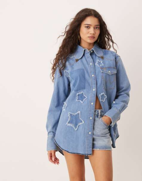 Wrangler x Lainey Wilson - Camicia in denim blu con stelle - view 1